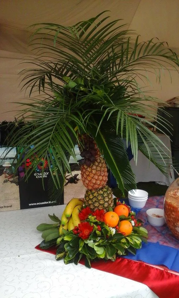 Arreglos florales y decoraciones para mesas de evento en Quito